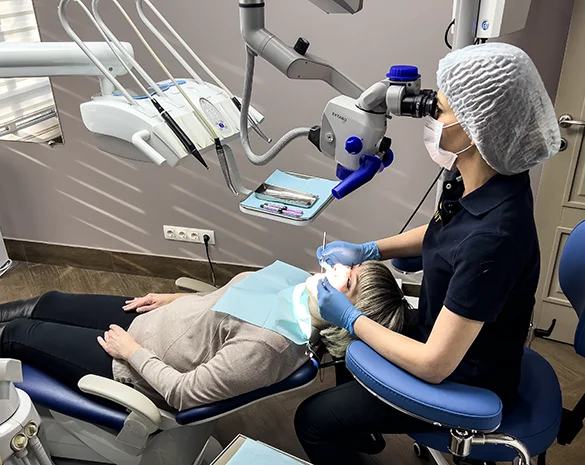 Стоматолог-терапевт Мирзоева Туран, фото во время лечения